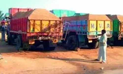रेत तस्करी के आरोप में तीन SHO और 13 SI निलंबित