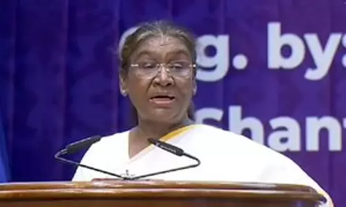 समाज में सकारात्मक बदलाव लाने के लिए आध्यात्मिकता का सहारा: Murmu समाज में सकारात्मक बदलाव लाने के लिए आध्यात्मिकता का सहारा: Murmu