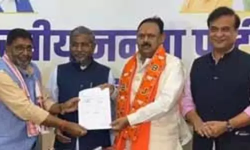 झारखंड में एनसीपी के इकलौते विधायक कमलेश सिंह ने समर्थकों के साथ भाजपा की सदस्यता ली झारखंड में एनसीपी के इकलौते विधायक कमलेश सिंह ने समर्थकों के साथ भाजपा की सदस्यता ली