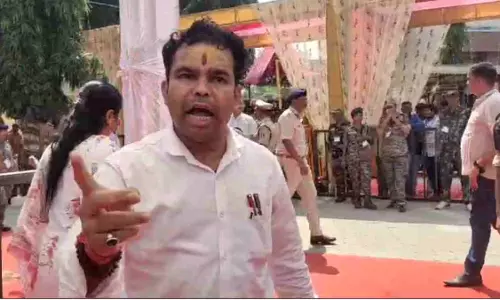 सस्पेंड होने का दर्द, CM पहुंचे थे और पटवारी ने...