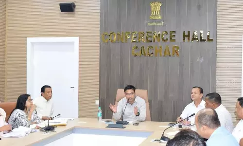 Assam : कछार जिला एनआरसी प्रभावित निवासियों के लिए राशन कार्ड संबंधी मुद्दों से निपट रहा Assam : कछार जिला एनआरसी प्रभावित निवासियों के लिए राशन कार्ड संबंधी मुद्दों से निपट रहा