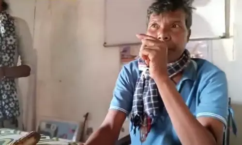 शर्म की बात है...इस हाल में स्कूल पहुंचा शिक्षक