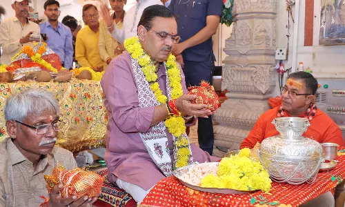 Jaipur: मुख्यमंत्री ने त्रिपुरा सुंदरी मंदिर में की पूजा-अर्चना