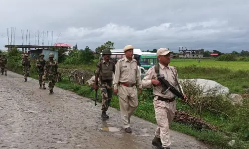 Manipur : सुरक्षा बलों ने पहाड़ी और घाटी जिलों में आधुनिक तोपें बरामद कीं