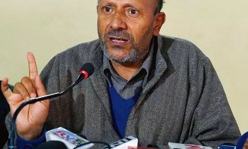 Baramulla MP ने अधिकारियों से राजवार गेट खुला रखने को कहा