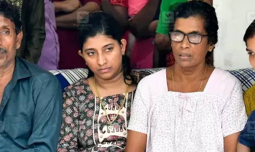 KERALA : अर्जुन के परिवार ने ट्रक मालिक मनाफ पर उनकी मौत का इस्तेमाल प्रसिद्धि के लिए करने का आरोप KERALA : अर्जुन के परिवार ने ट्रक मालिक मनाफ पर उनकी मौत का इस्तेमाल प्रसिद्धि के लिए करने का आरोप