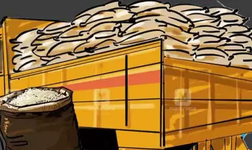 KERALA : दो इडुक्की तालुकों में जनजातीय बस्तियों में मोबाइल राशन दुकानें खुलेंगी KERALA : दो इडुक्की तालुकों में जनजातीय बस्तियों में मोबाइल राशन दुकानें खुलेंगी