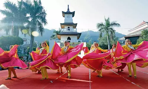 ‘‘Lok Virasat’ महोत्सव में लुप्त होती लोक संस्कृति पर प्रकाश डाला गया ‘‘Lok Virasat’ महोत्सव में लुप्त होती लोक संस्कृति पर प्रकाश डाला गया