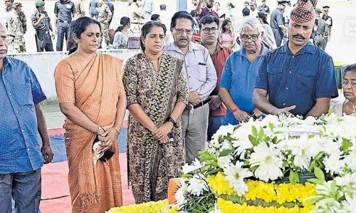 KERALA : मलयाली सैनिक थॉमस चेरियन को मृत्यु के 56 वर्ष बाद पथानामथिट्टा में दफनाया गया KERALA : मलयाली सैनिक थॉमस चेरियन को मृत्यु के 56 वर्ष बाद पथानामथिट्टा में दफनाया गया