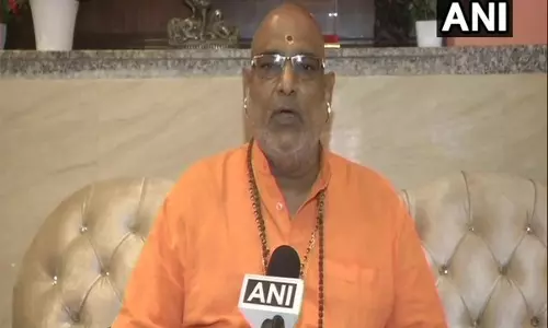 दिल्ली HC ने मंदिर में खुले तार के कारण किशोर की मौत पर कालकाजी महंत और पुलिस से रिपोर्ट मांगी दिल्ली HC ने मंदिर में खुले तार के कारण किशोर की मौत पर कालकाजी महंत और पुलिस से रिपोर्ट मांगी