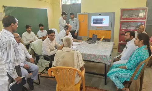Khairthan-Tijara: पंचायत माहोन्द में जिला कलेक्टर ने सुनी परिवादियों की समस्या