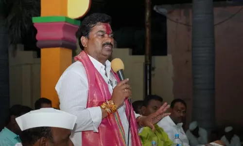 Maharashtra: विधायक राम शिंदे ने निर्वाचन क्षेत्र के गांवों का दौरा