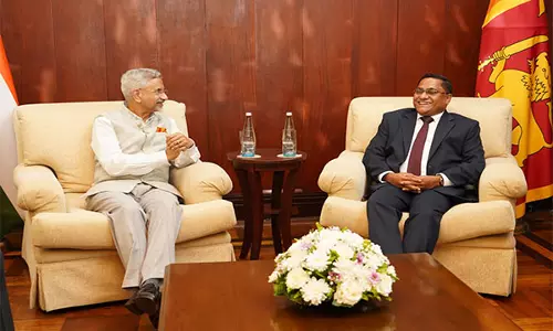 Jaishankar ने श्रीलंकाई समकक्ष से मुलाकात की, भारत के समर्थन का आश्वासन दिया Jaishankar ने श्रीलंकाई समकक्ष से मुलाकात की, भारत के समर्थन का आश्वासन दिया