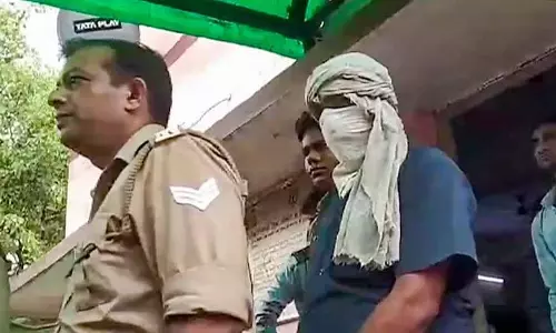 UP: मुख्य आरोपी समेत 9 अन्य को कोर्ट में पेश किया,अगली सुनवाई 9 अक्टूबर को होगी UP: मुख्य आरोपी समेत 9 अन्य को कोर्ट में पेश किया,अगली सुनवाई 9 अक्टूबर को होगी