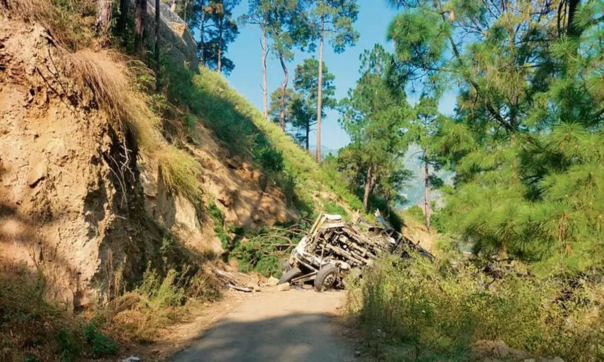 Himachal: चम्बा सड़क दुर्घटना में ट्रक चालक की मौत