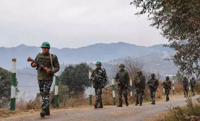 सेना कमांडर ने सभी रैंकों से कश्मीर में सर्वोच्च सतर्कता बनाए रखने को कहा