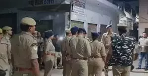 पुलिस टीम पर पथराव, आईजी ने किया घटनास्थल का निरीक्षण