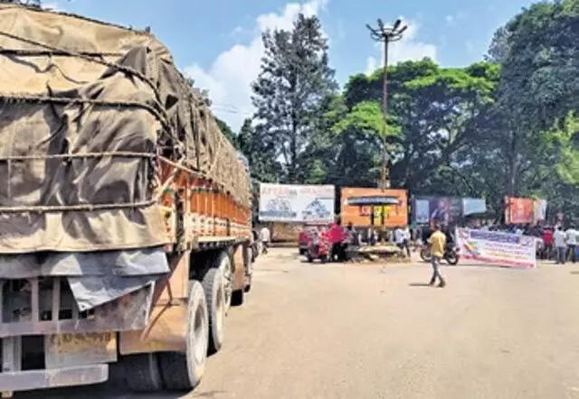 स्थानीय स्तर पर भर्ती को लेकर बंद से अविभाजित Koraput में जनजीवन प्रभावित