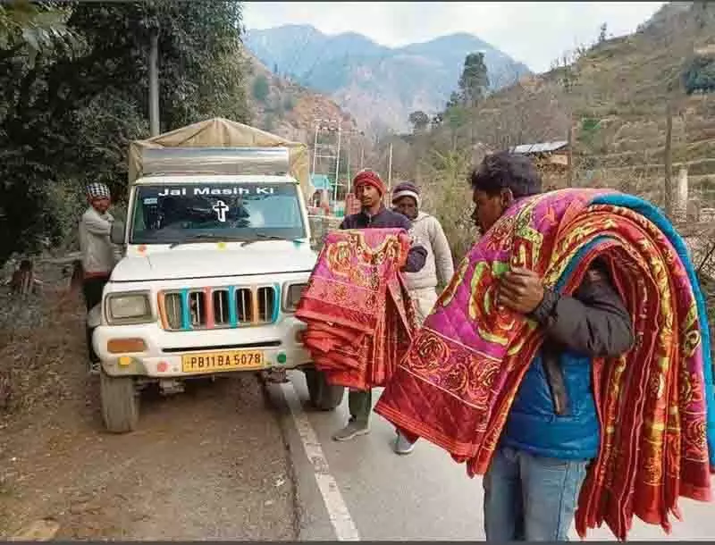 Himachal : कुल्लू में बिना बिल के सामान बेचने वाले प्रवासी फेरीवालों पर कार्रवाई होगी