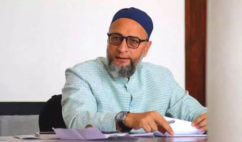 Asaduddin Owaisi ने हैदराबाद में स्वामी यति नरसिंगानंद के खिलाफ शिकायत दर्ज कराई