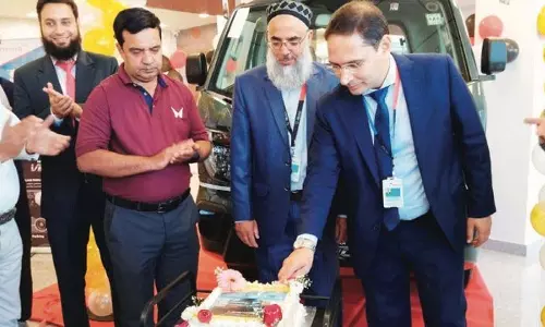 J&K: एनकैश महिंद्रा ने नई वीरो का अनावरण किया