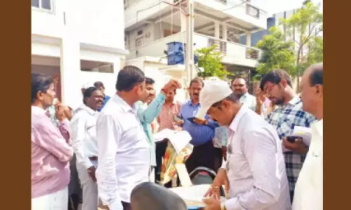 Telangana: 24 साल पुराना अतिक्रमण हटाया गया Telangana: 24 साल पुराना अतिक्रमण हटाया गया