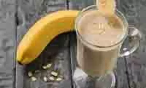 Navratri SpecialLassi : व्रत के लिए बनाएं स्वादिष्ट केला अखरोट लस्सी Navratri SpecialLassi : व्रत के लिए बनाएं स्वादिष्ट केला अखरोट लस्सी