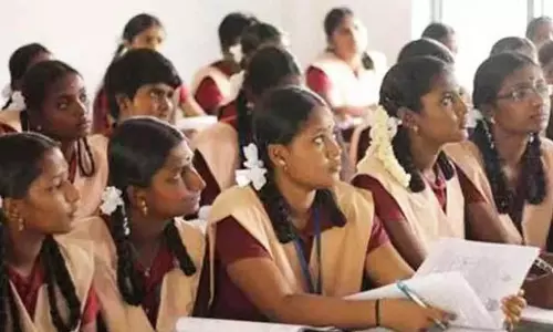 TG: सरकारी आदेश का उल्लंघन किया, त्योहार की छुट्टियों में भी कक्षाएं जारी रखीं