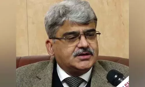 मुख्य सचिव ने सभी पात्र श्रमिकों को राशन कार्ड जारी करने की आवश्यकता पर बल दिया