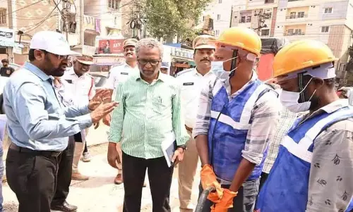 TG: माधापुर में यातायात से राहत दिलाने के लिए सड़क चौड़ीकरण TG: माधापुर में यातायात से राहत दिलाने के लिए सड़क चौड़ीकरण