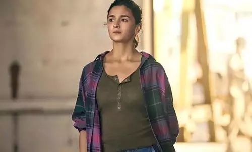 आलिया भट्ट की Alpha, YRF spy drama, क्रिसमस 2025 पर रिलीज के लिए तैयार आलिया भट्ट की Alpha, YRF spy drama, क्रिसमस 2025 पर रिलीज के लिए तैयार
