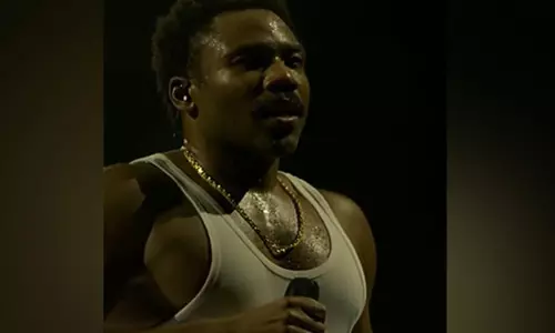 Donald Glover ने अस्पताल में भर्ती होने के बाद 2024 चाइल्डिश गैम्बिनो टूर की तारीखें रद्द कर दीं