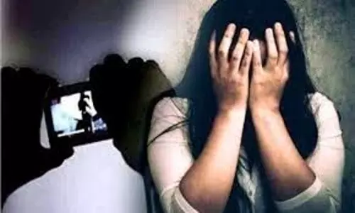 Ghaziabad: महिला को प्रेमजाल में फंसाकर दुष्कर्म किया, पांच लाख ऐंठे Ghaziabad: महिला को प्रेमजाल में फंसाकर दुष्कर्म किया, पांच लाख ऐंठे
