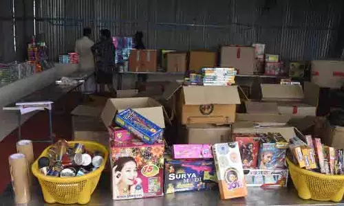 TN : कोयंबटूर में अस्थायी पटाखा दुकानों के लिए एनओसी प्राप्त करने में व्यापारियों ने समस्याओं की ओर ध्यान दिलाया