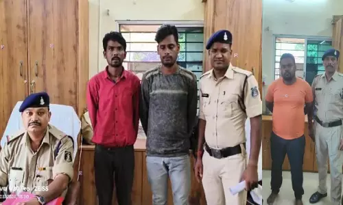 कंपनी का ढाई लाख किए गबन, 3 कर्मचारी गिरफ्तार कंपनी का ढाई लाख किए गबन, 3 कर्मचारी गिरफ्तार