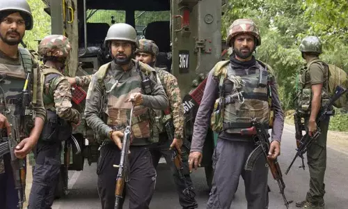 J&K: नियंत्रण रेखा पर घुसपैठ की कोशिश नाकाम, 2 आतंकवादी मारे गए J&K: नियंत्रण रेखा पर घुसपैठ की कोशिश नाकाम, 2 आतंकवादी मारे गए