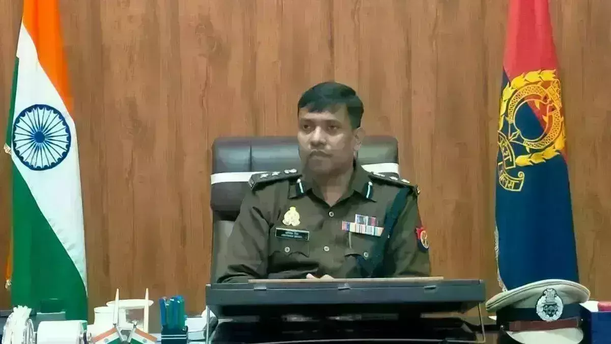 Muzaffarnagar: SSP अभिषेक सिंह ने दो निरीक्षकों का तबादला किया