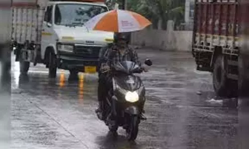 उत्तर से आने वाली हवाओं के कारण तमिलनाडु में भारी बारिश की आशंका उत्तर से आने वाली हवाओं के कारण तमिलनाडु में भारी बारिश की आशंका