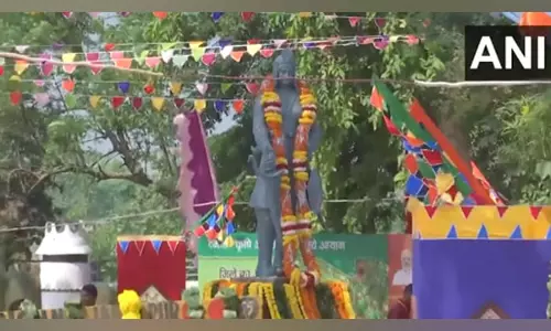 रानी दुर्गावती की 500वीं जयंती पर दमोह में एमपी कैबिनेट की बैठक, CM Yadav ने दी शुभकामनाएं रानी दुर्गावती की 500वीं जयंती पर दमोह में एमपी कैबिनेट की बैठक, CM Yadav ने दी शुभकामनाएं