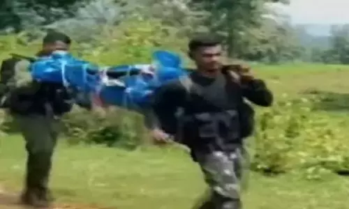 31 नक्सलियों के शव के साथ जवानों की कैम्प वापसी 31 नक्सलियों के शव के साथ जवानों की कैम्प वापसी