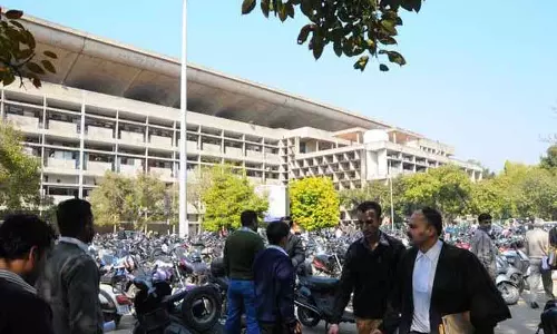 नियम संशोधन के बाद पुरुषों और महिलाओं के लिए अलग-अलग पद अब वैध नहीं: HC