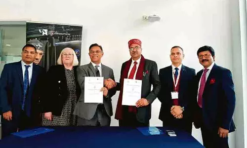 Himachal : हिमाचल प्रदेश केंद्रीय विश्वविद्यालय की टीम ने वॉल्वरहैम्पटन में आयोजित आतिथ्य सम्मेलन में भाग लिया