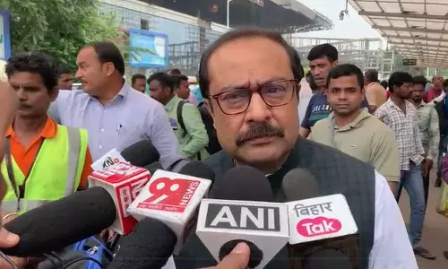 BJP के विवेक ठाकुर ने बढ़ते अपराध और बाढ़ की स्थिति के मीसा- तेजस्वी के आरोपों का खंडन किया BJP के विवेक ठाकुर ने बढ़ते अपराध और बाढ़ की स्थिति के मीसा- तेजस्वी के आरोपों का खंडन किया