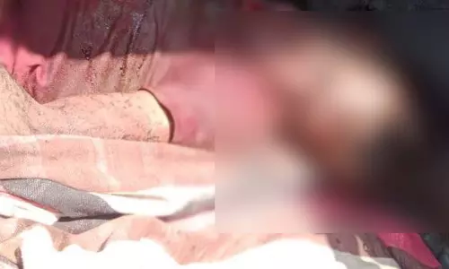 गर्दन काटकर बुजुर्ग ने खुद की बलि दी