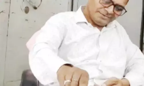 बाबू सस्पेंड, सरपंच से रिश्वत लेना भारी पड़ा