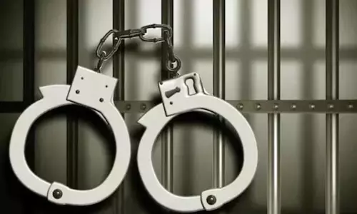 Telangana: 30 लाख रुपये चोरी करने के आरोप में दो लोग गिरफ्तार Telangana: 30 लाख रुपये चोरी करने के आरोप में दो लोग गिरफ्तार