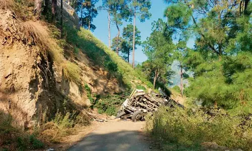 Chamba सड़क दुर्घटना में ट्रक चालक की मौत Chamba सड़क दुर्घटना में ट्रक चालक की मौत