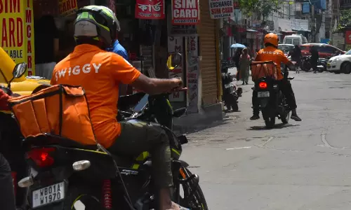 अपना खाना स्विगी से 10 मिनट के अंदर प्राप्त कर सकते