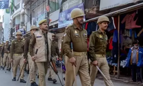 Amravati में सांप्रदायिक हिंसा, भीड़ की हिंसा में 21 पुलिसकर्मी घायल Amravati में सांप्रदायिक हिंसा, भीड़ की हिंसा में 21 पुलिसकर्मी घायल