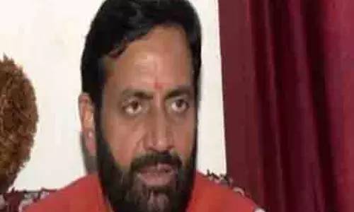 मंच पर कांग्रेस कार्यकर्ता के साथ कथित छेड़छाड़ पर हरियाणा के CM ने कही ये बात